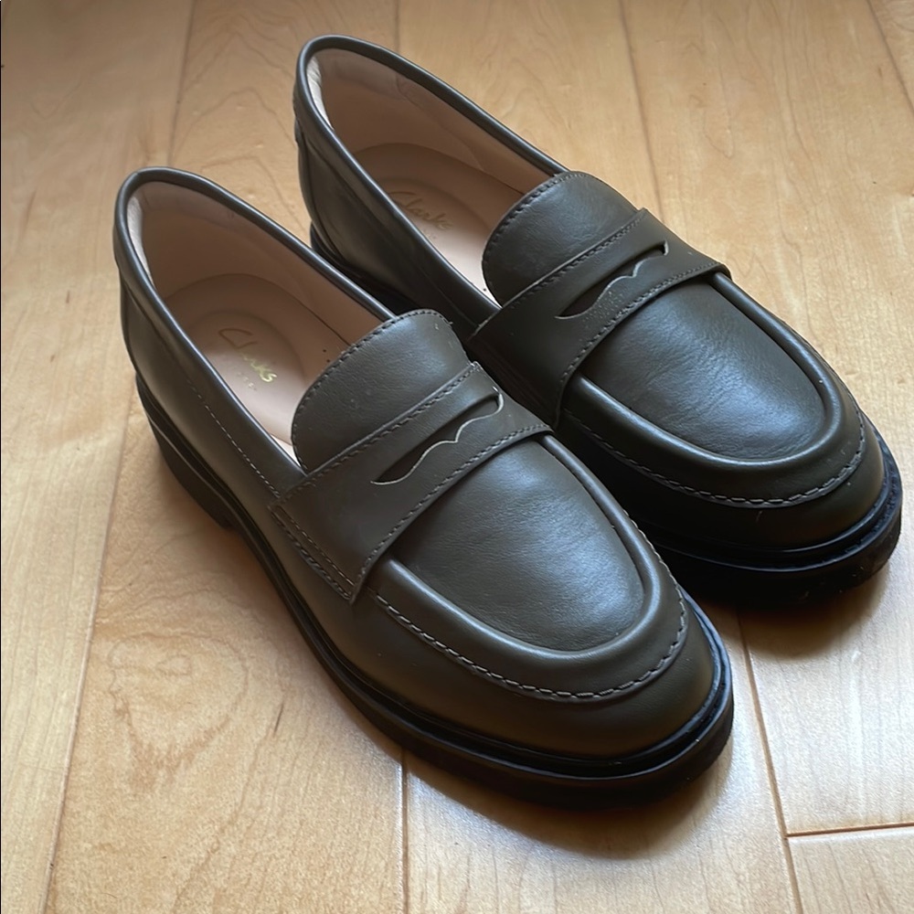 Clarks Women's Loafers in olive green